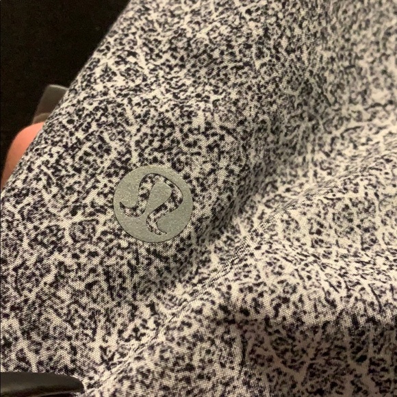 Lululemon shorts - Picture 4 of 6